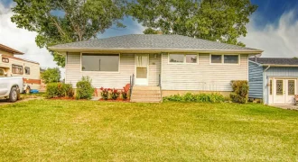 110 4 Avenue Rockyford, AB