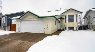 318 Strathford Cresent Strathmore AB
